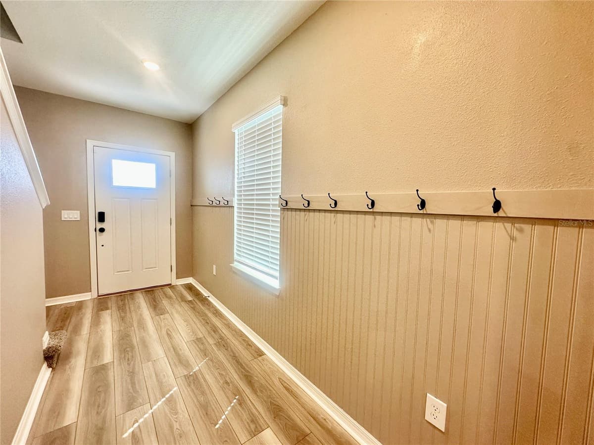 1066 SILVERLAKE BOULEVARD — photo 13 of 47