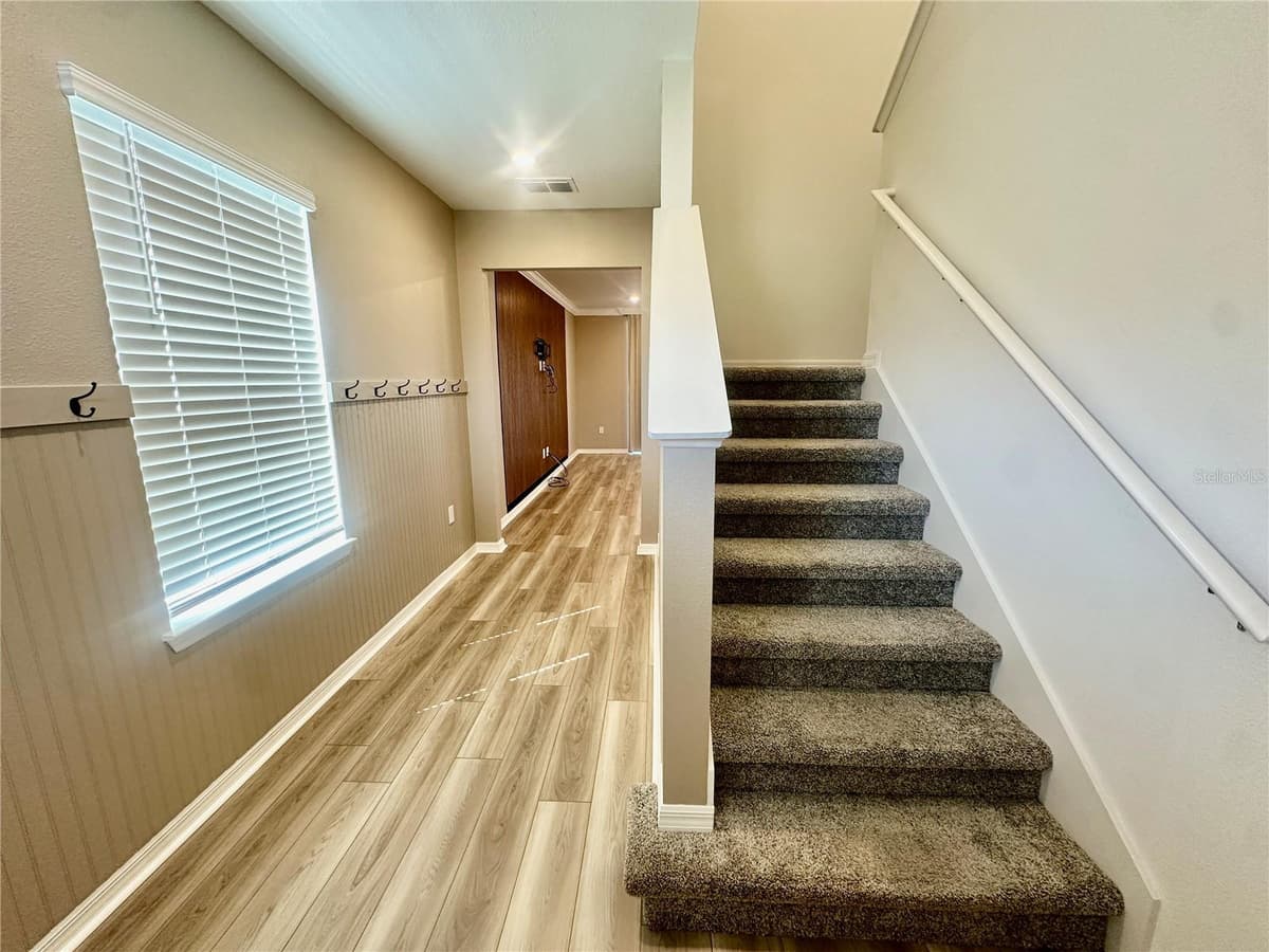 1066 SILVERLAKE BOULEVARD — photo 14 of 47