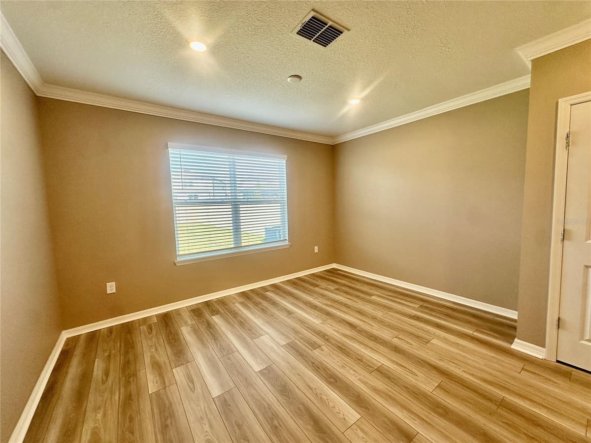 1066 SILVERLAKE BOULEVARD — photo 8 of 47