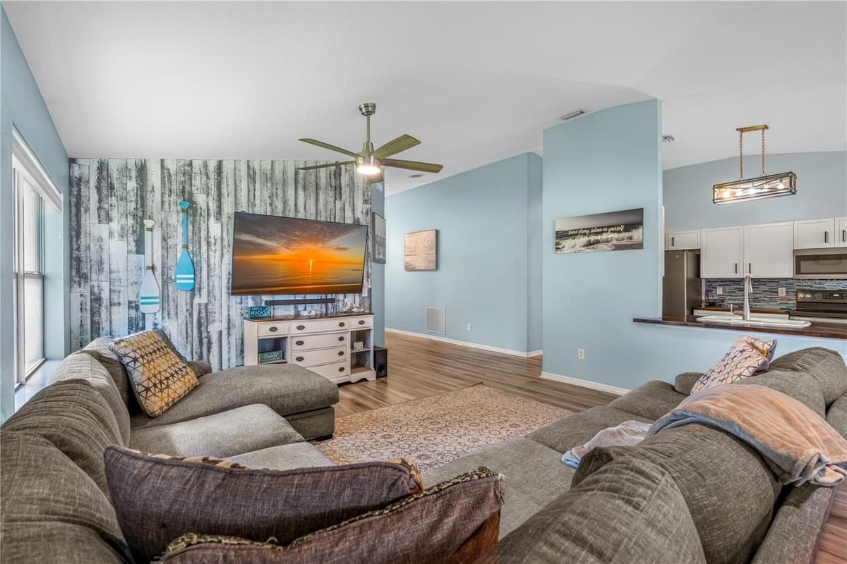 6816 AMICI COURT — photo 15 of 40