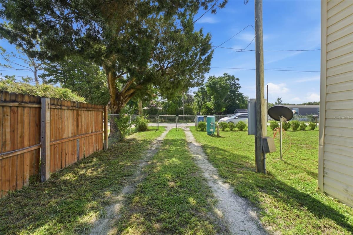 4313 ORLANDO AVENUE — photo 26 of 37