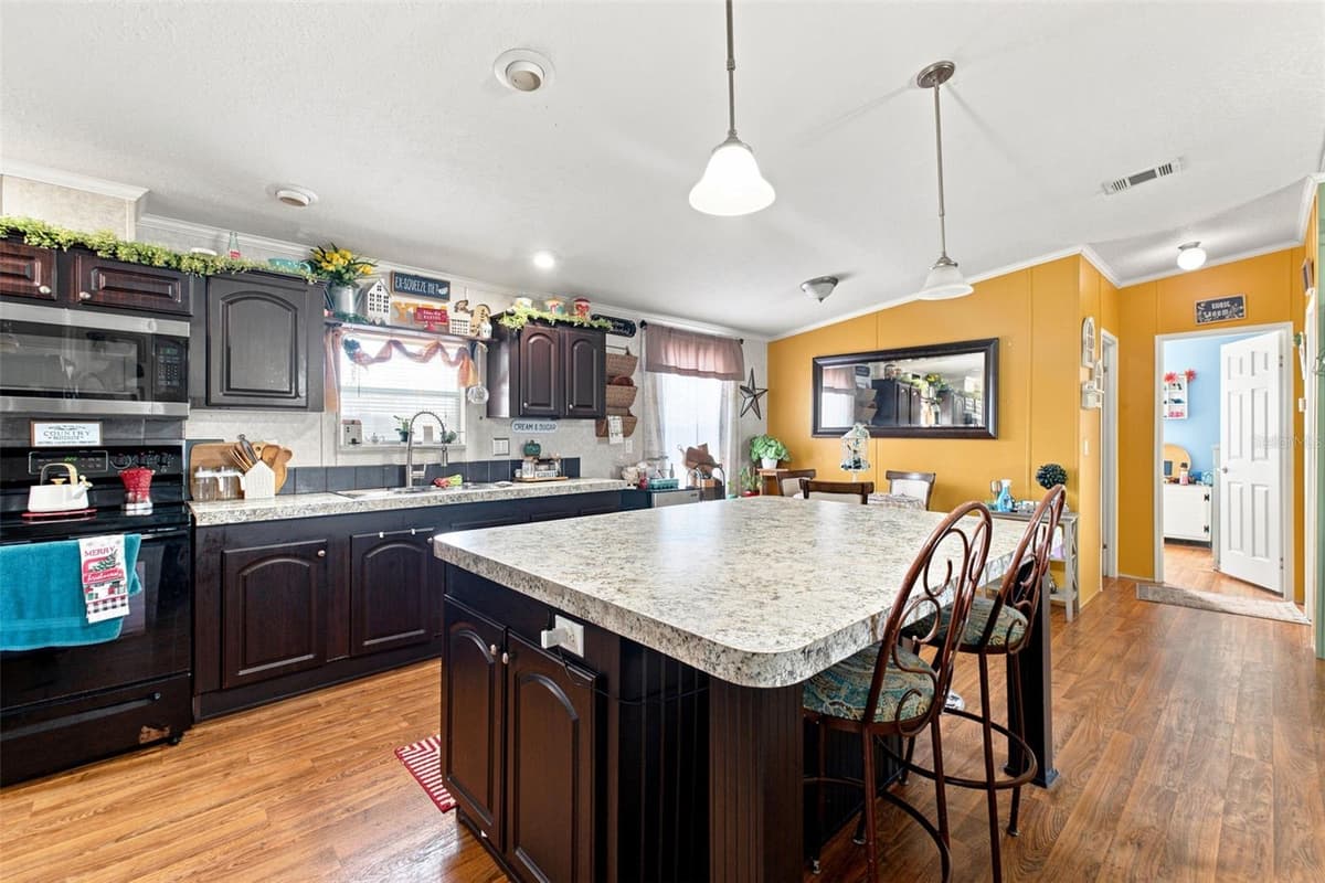 4313 ORLANDO AVENUE — photo 15 of 37
