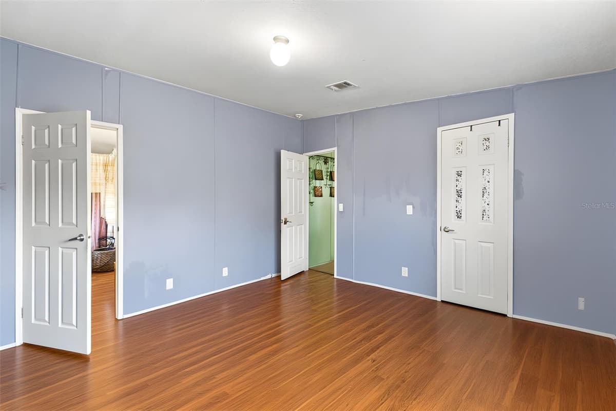4313 ORLANDO AVENUE — photo 5 of 37