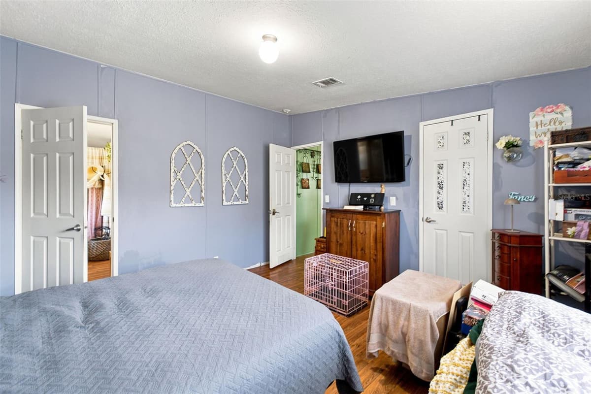 4313 ORLANDO AVENUE — photo 4 of 37