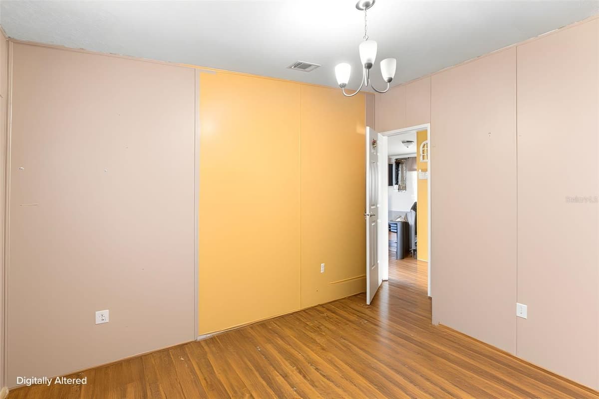 4313 ORLANDO AVENUE — photo 9 of 37