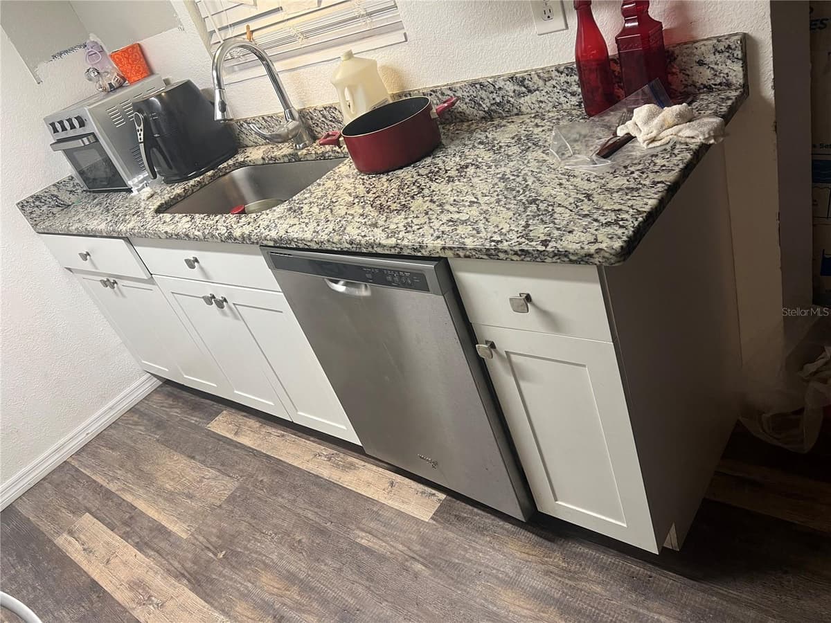 3945 47TH STREET — photo 8 of 11