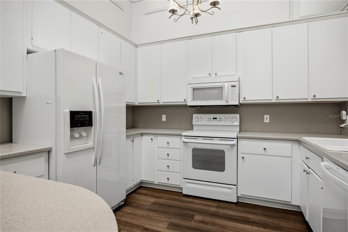 5040 9TH LANE — photo 3 of 35
