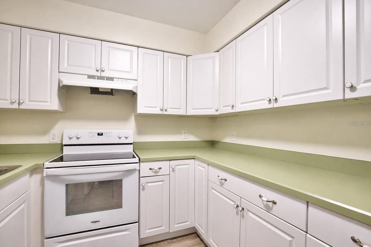 819 WESTMORELAND DRIVE — photo 7 of 37