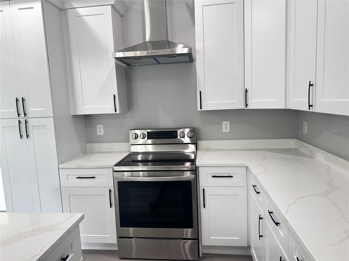 221 EUCLID AVENUE — photo 3 of 17
