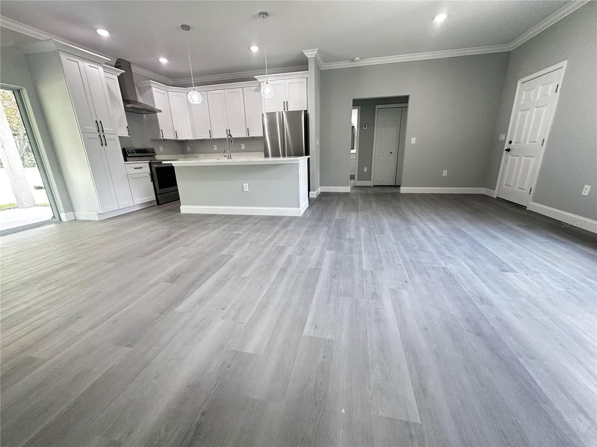 221 EUCLID AVENUE — photo 6 of 17