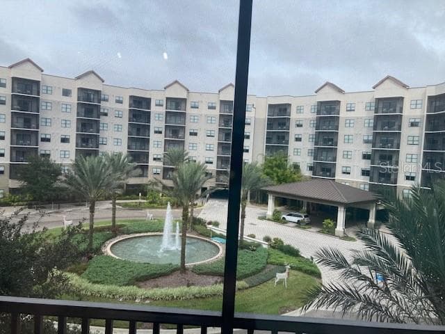 14501 GROVE RESORT AVENUE — photo 12 of 29