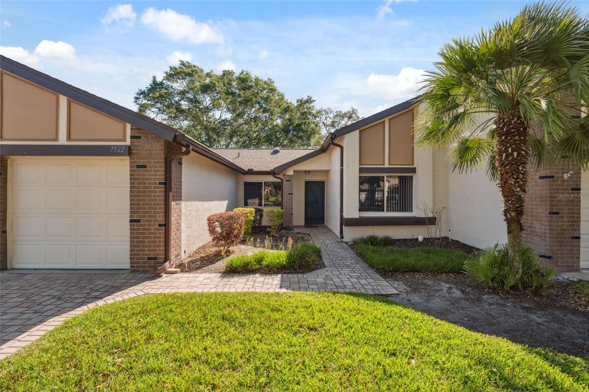 7522 HEATHER WALK DRIVE — photo 3 of 46