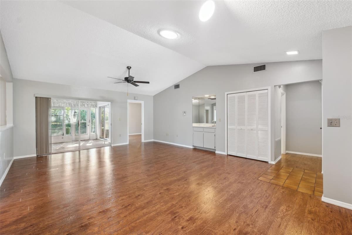 7522 HEATHER WALK DRIVE — photo 9 of 46