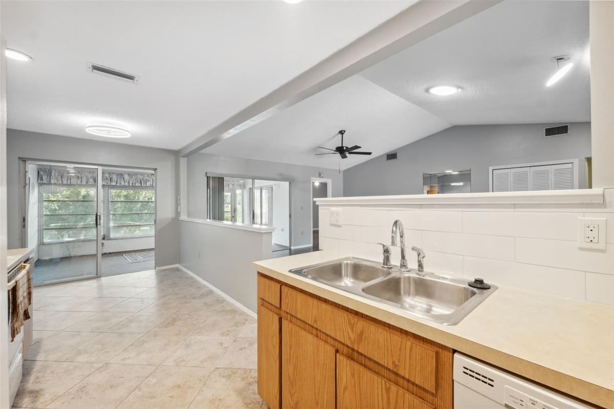 7522 HEATHER WALK DRIVE — photo 16 of 46