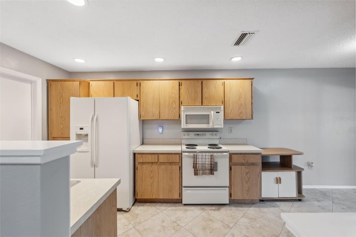 7522 HEATHER WALK DRIVE — photo 12 of 46