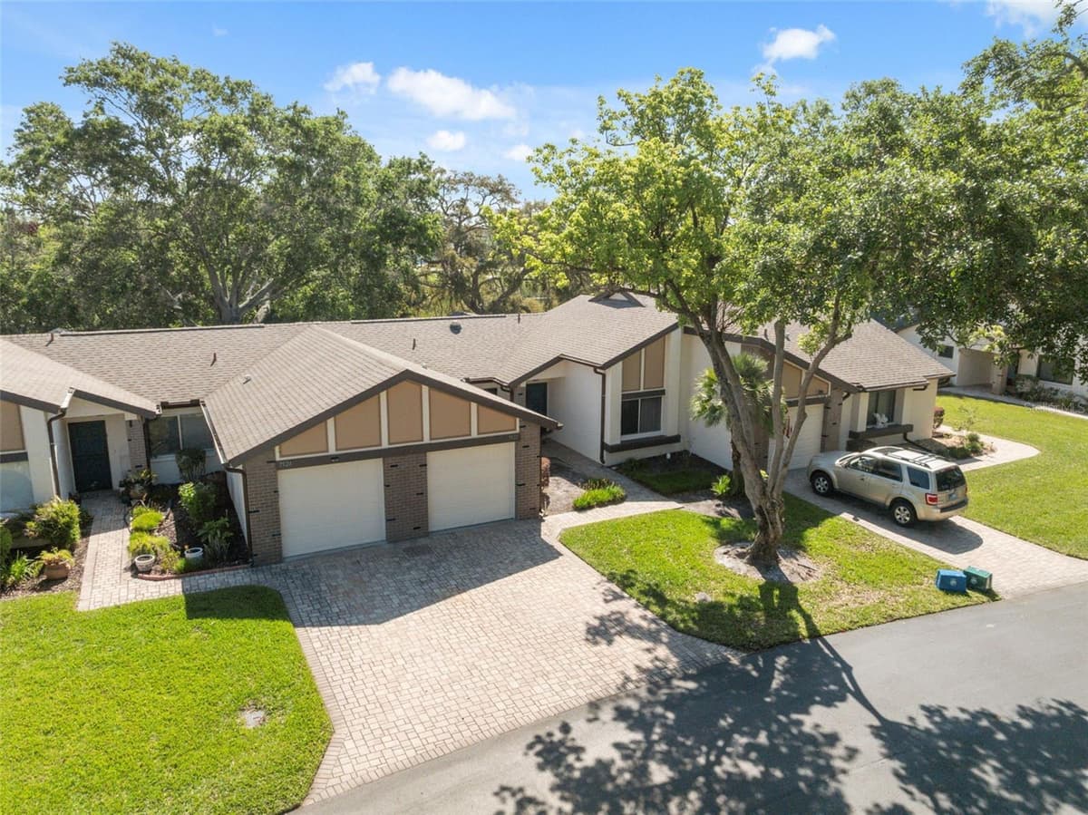 7522 HEATHER WALK DRIVE — photo 33 of 46