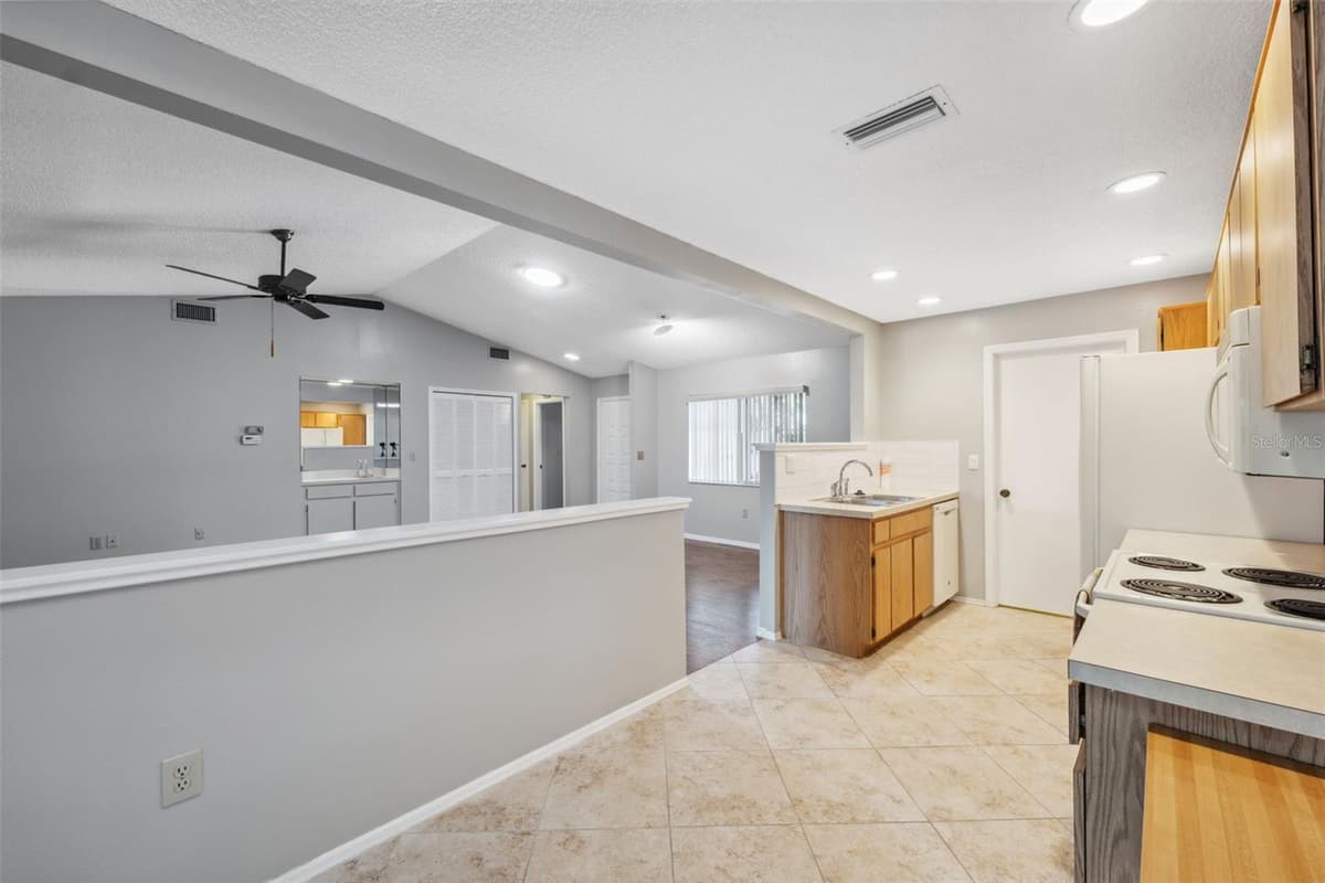 7522 HEATHER WALK DRIVE — photo 14 of 46