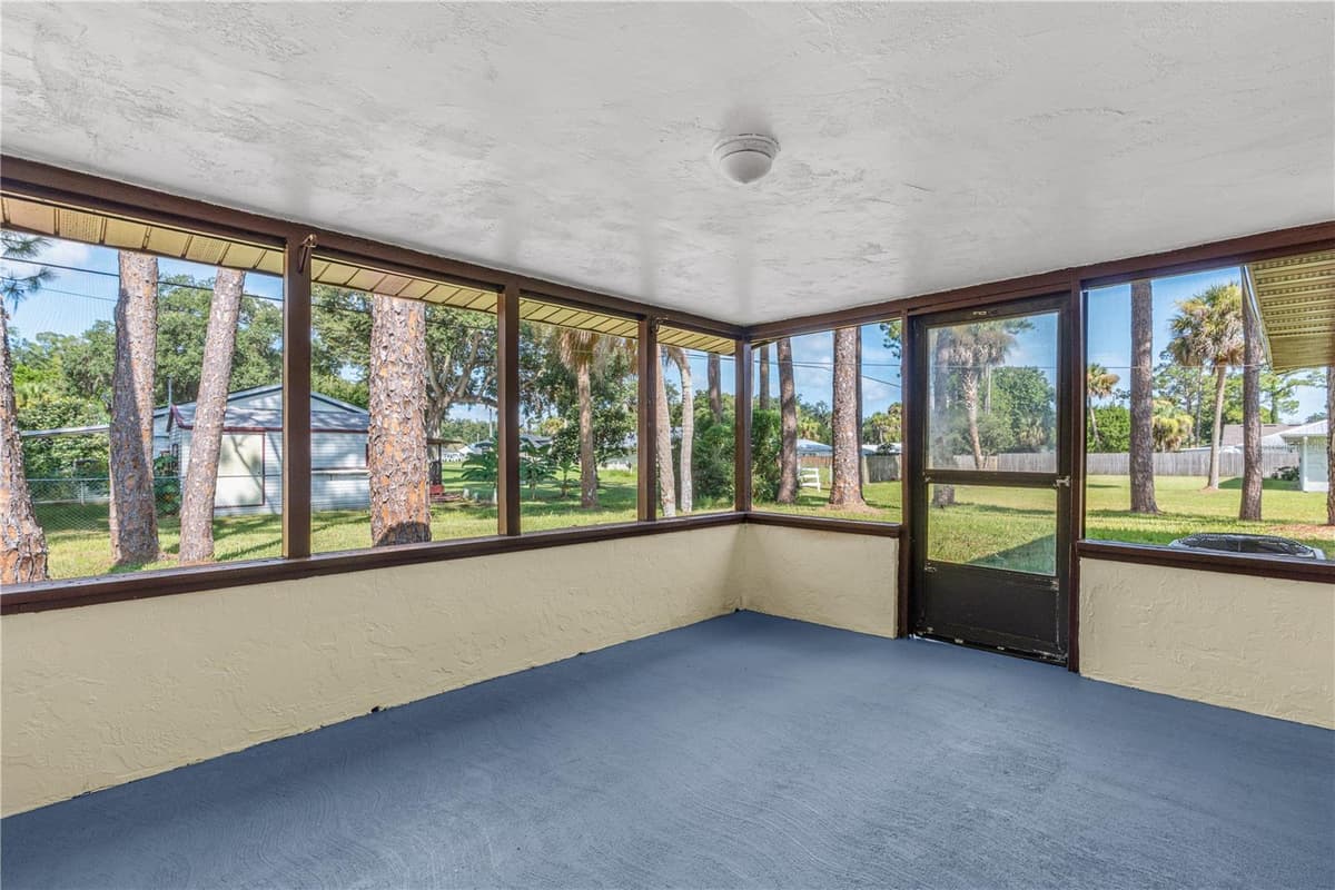 2304 INDIA PALM DRIVE — photo 10 of 32