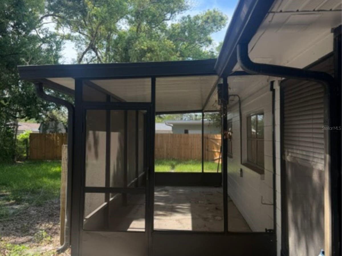 14812 IRIS AVENUE — photo 16 of 22