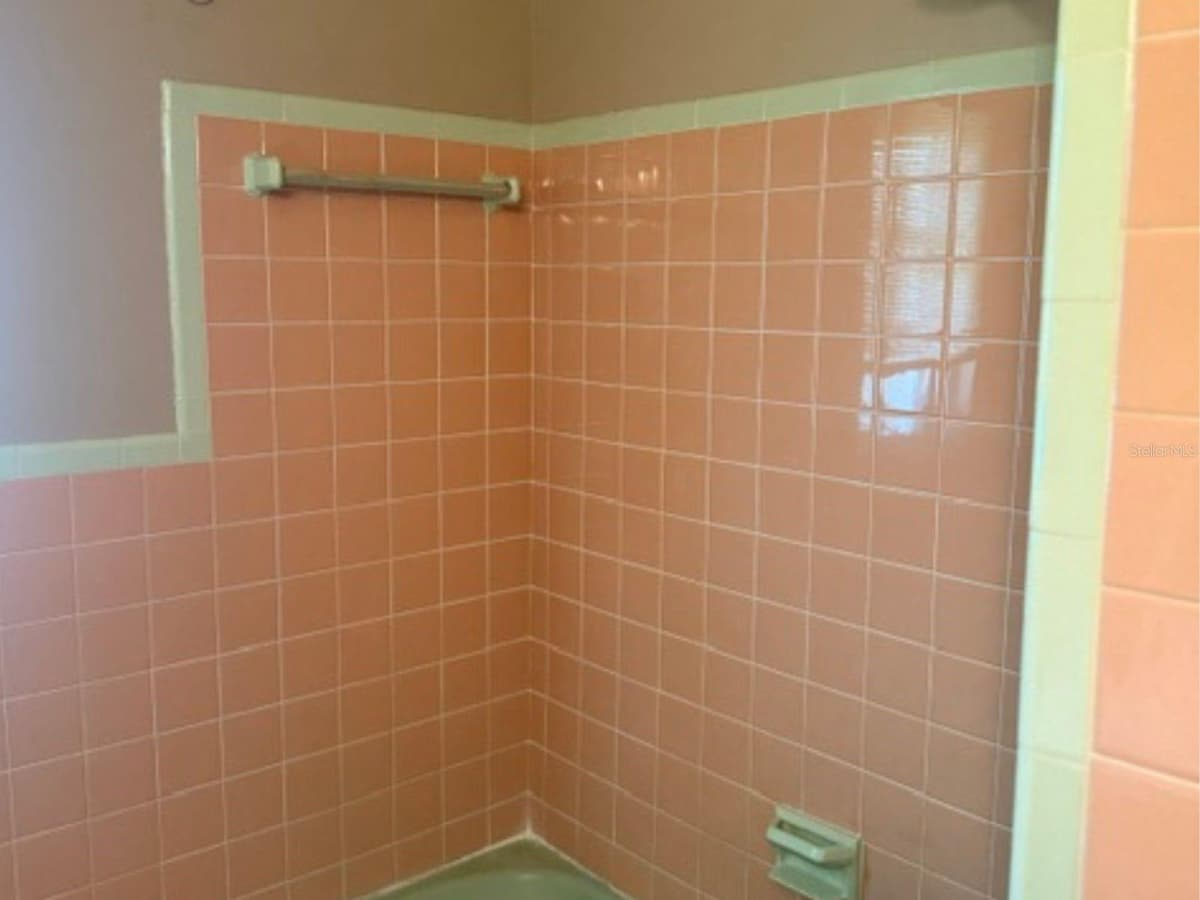 14812 IRIS AVENUE — photo 12 of 22