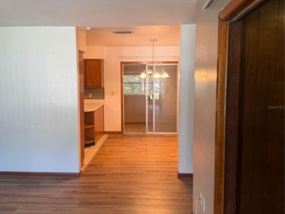 14812 IRIS AVENUE — photo 6 of 22