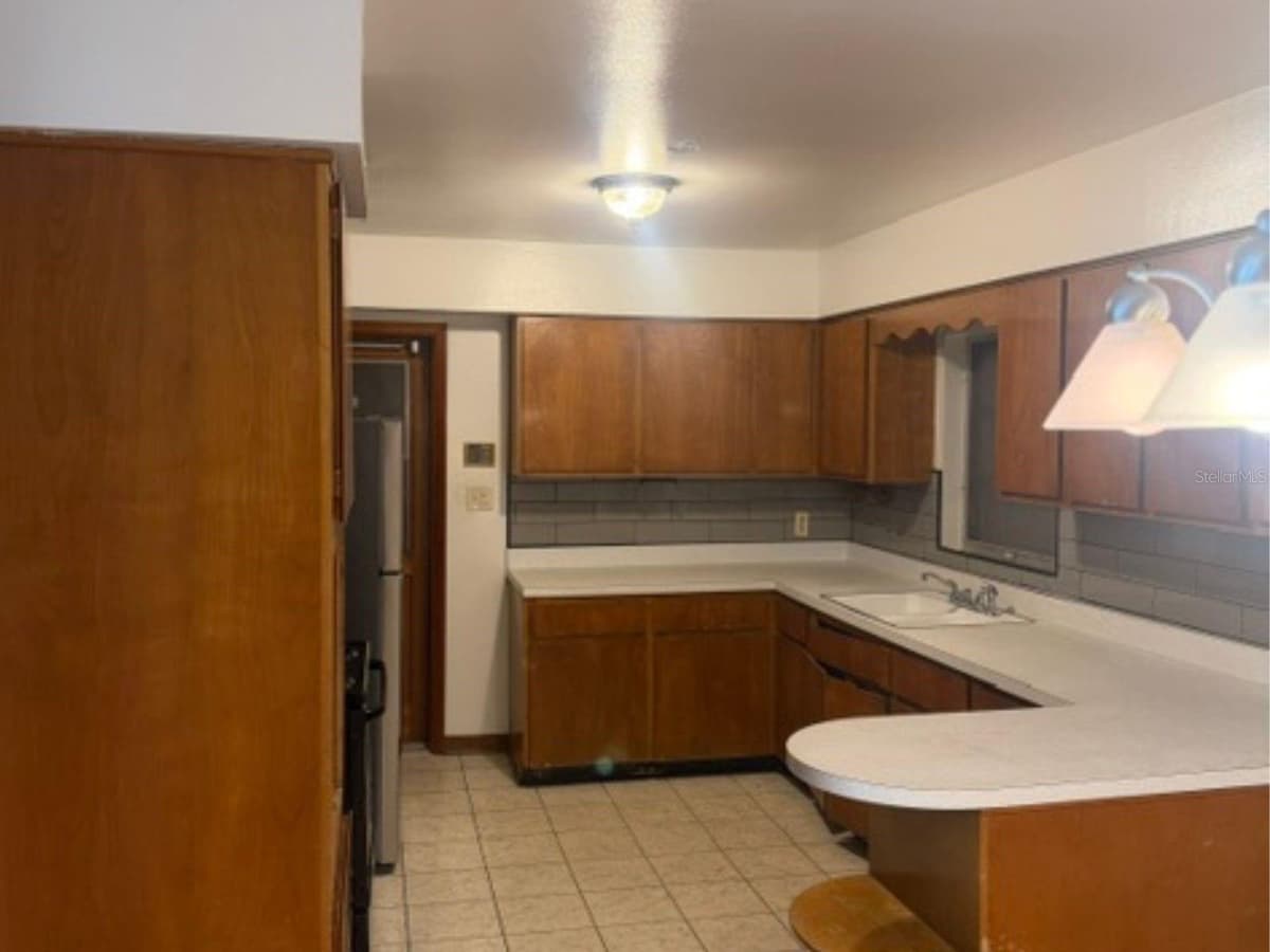 14812 IRIS AVENUE — photo 4 of 22
