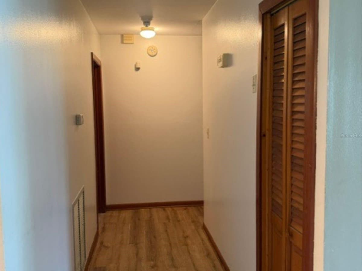 14812 IRIS AVENUE — photo 10 of 22