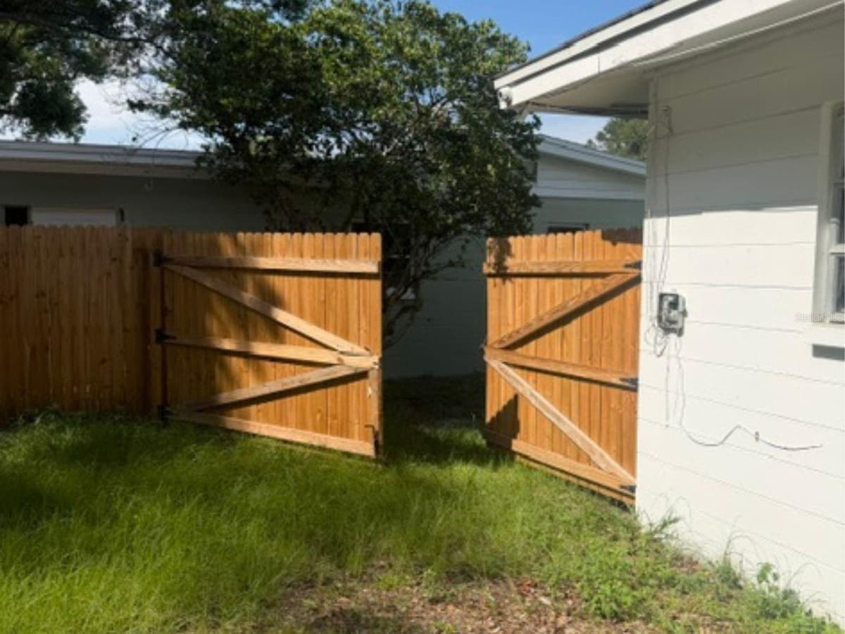 14812 IRIS AVENUE — photo 14 of 22