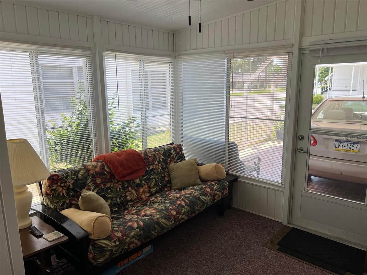142 FERN PALM STREET — photo 8 of 31