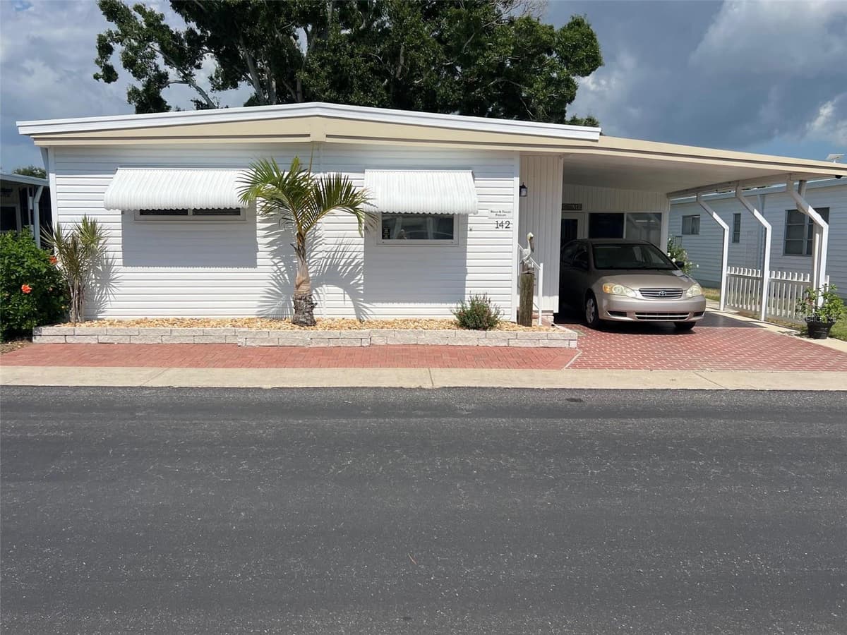 142 FERN PALM STREET — photo 2 of 31