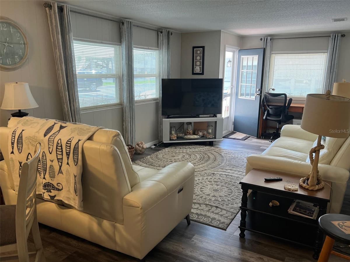 142 FERN PALM STREET — photo 15 of 31