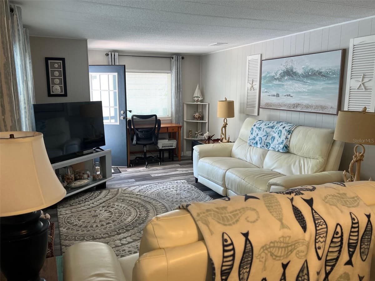 142 FERN PALM STREET — photo 16 of 31