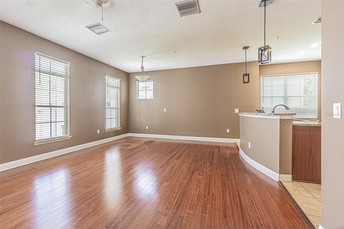 4511 LEGACY PARK DRIVE — photo 5 of 30