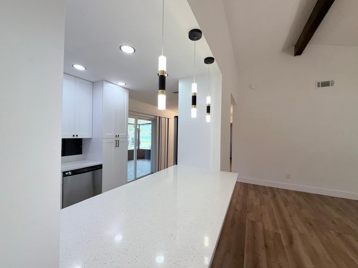 144 HIDALGO AVENUE — photo 7 of 34