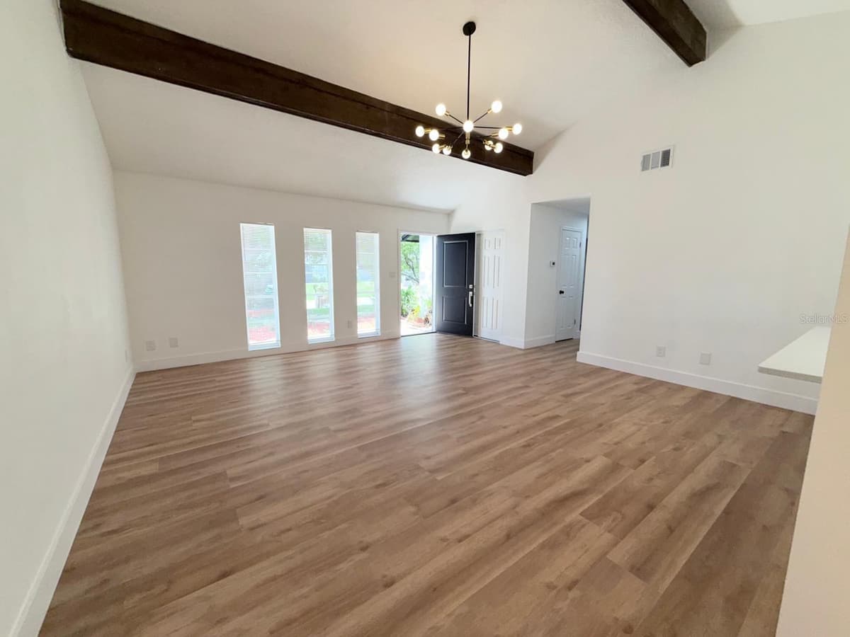 144 HIDALGO AVENUE — photo 5 of 34