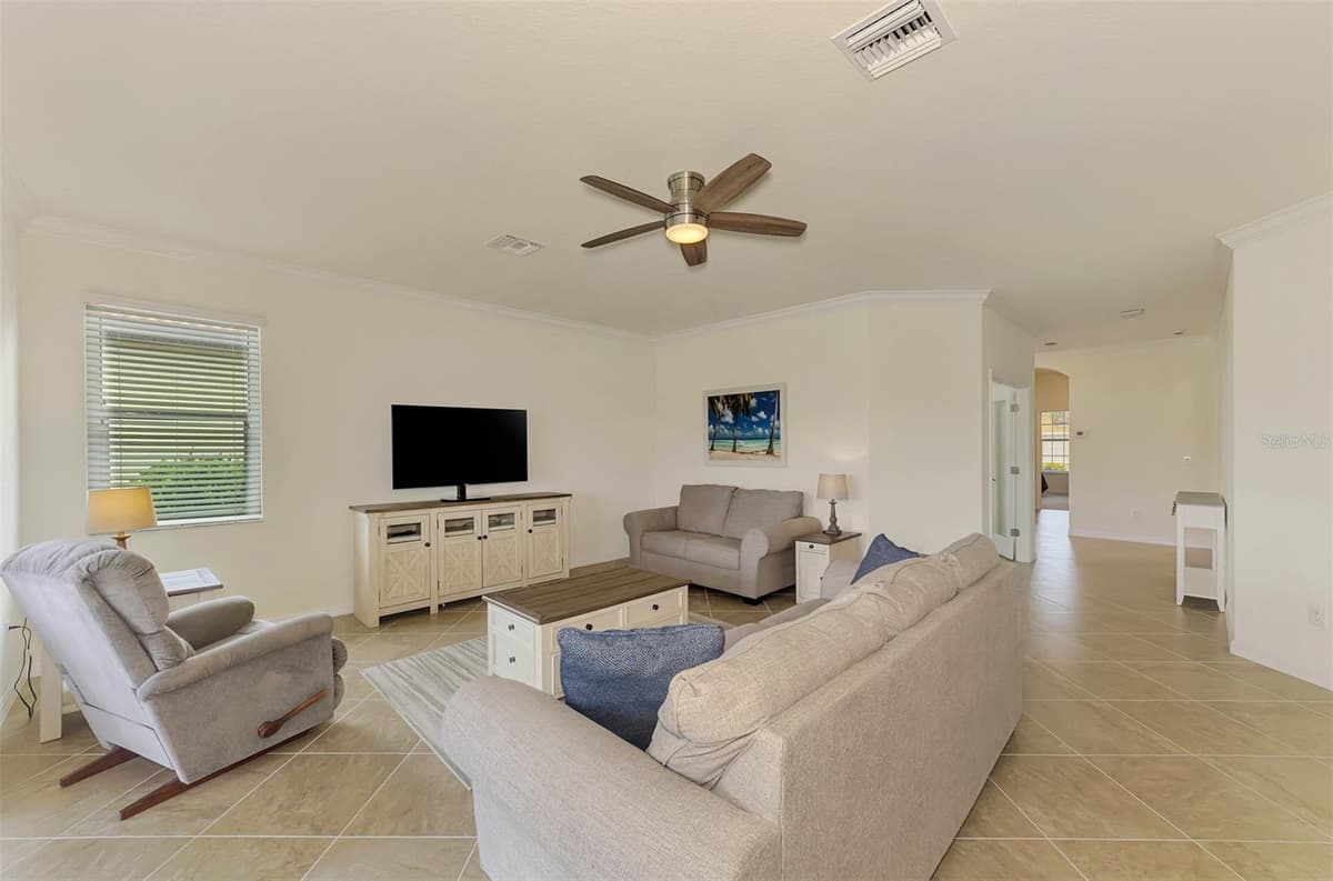 10065 COZY GROVE DRIVE — photo 14 of 100