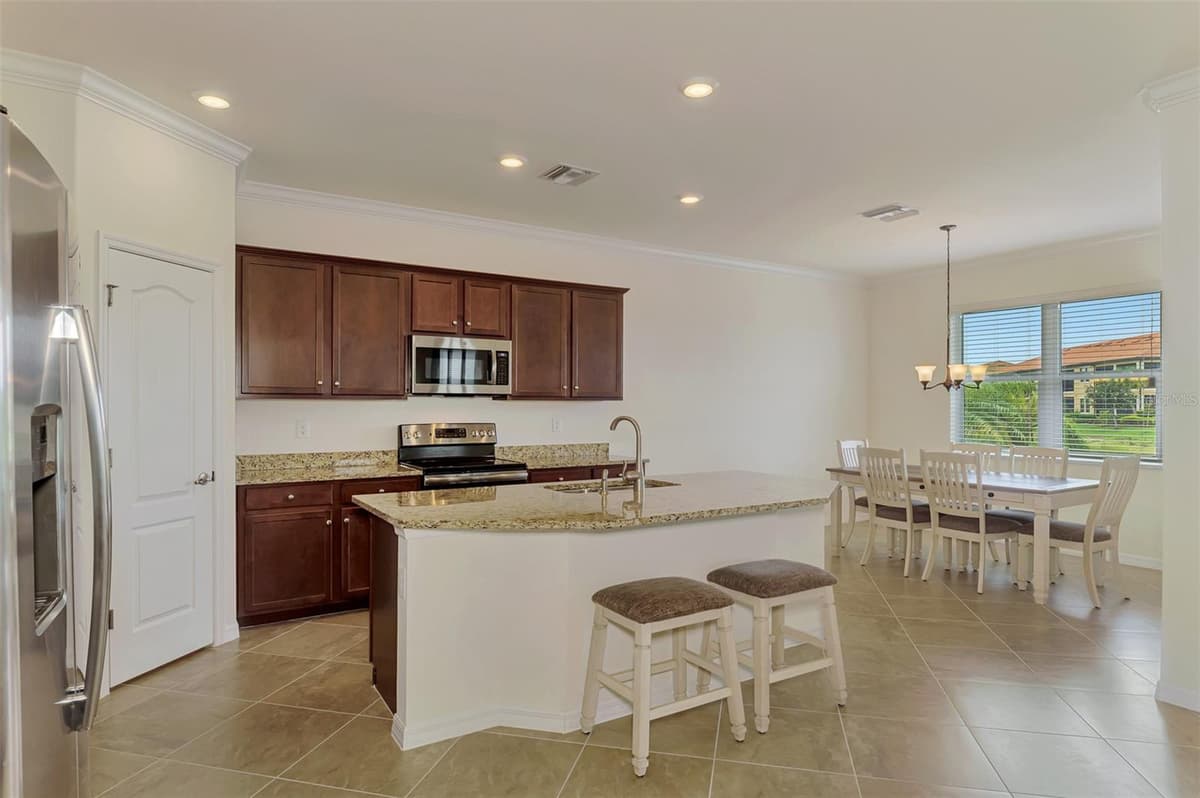 10065 COZY GROVE DRIVE — photo 17 of 100