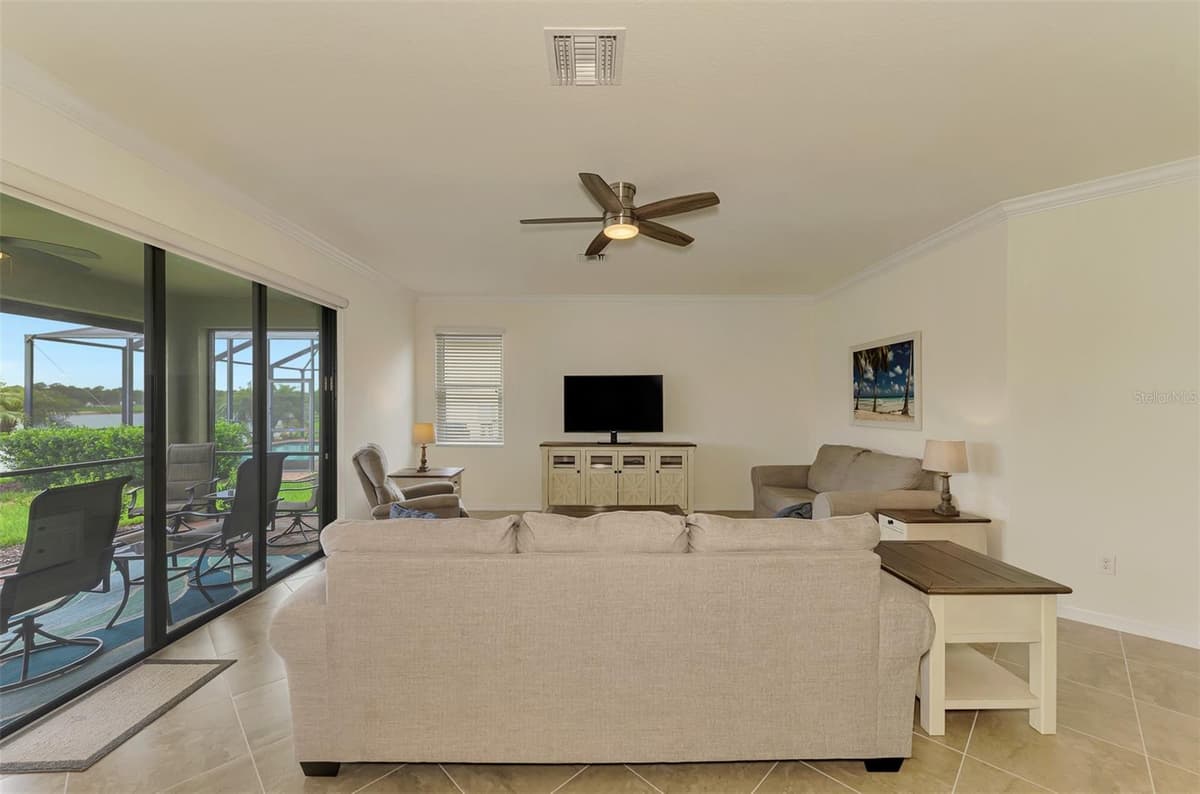 10065 COZY GROVE DRIVE — photo 13 of 100
