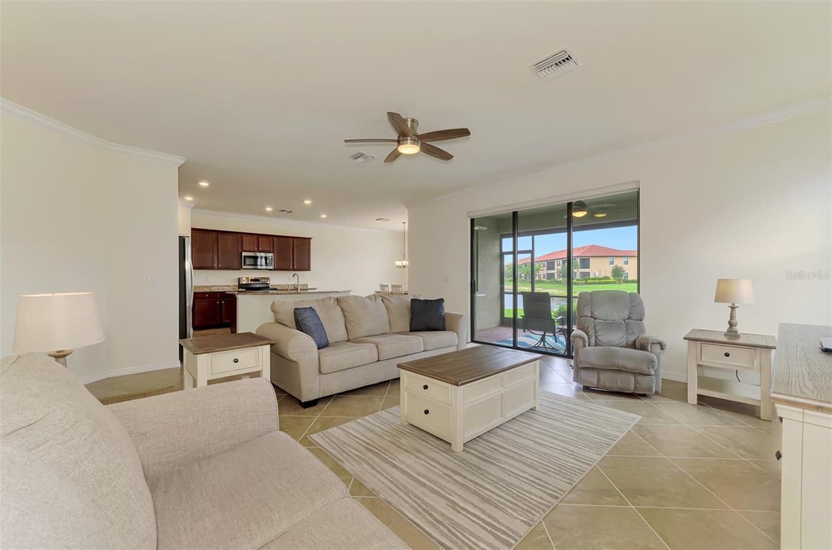 10065 COZY GROVE DRIVE — photo 16 of 100