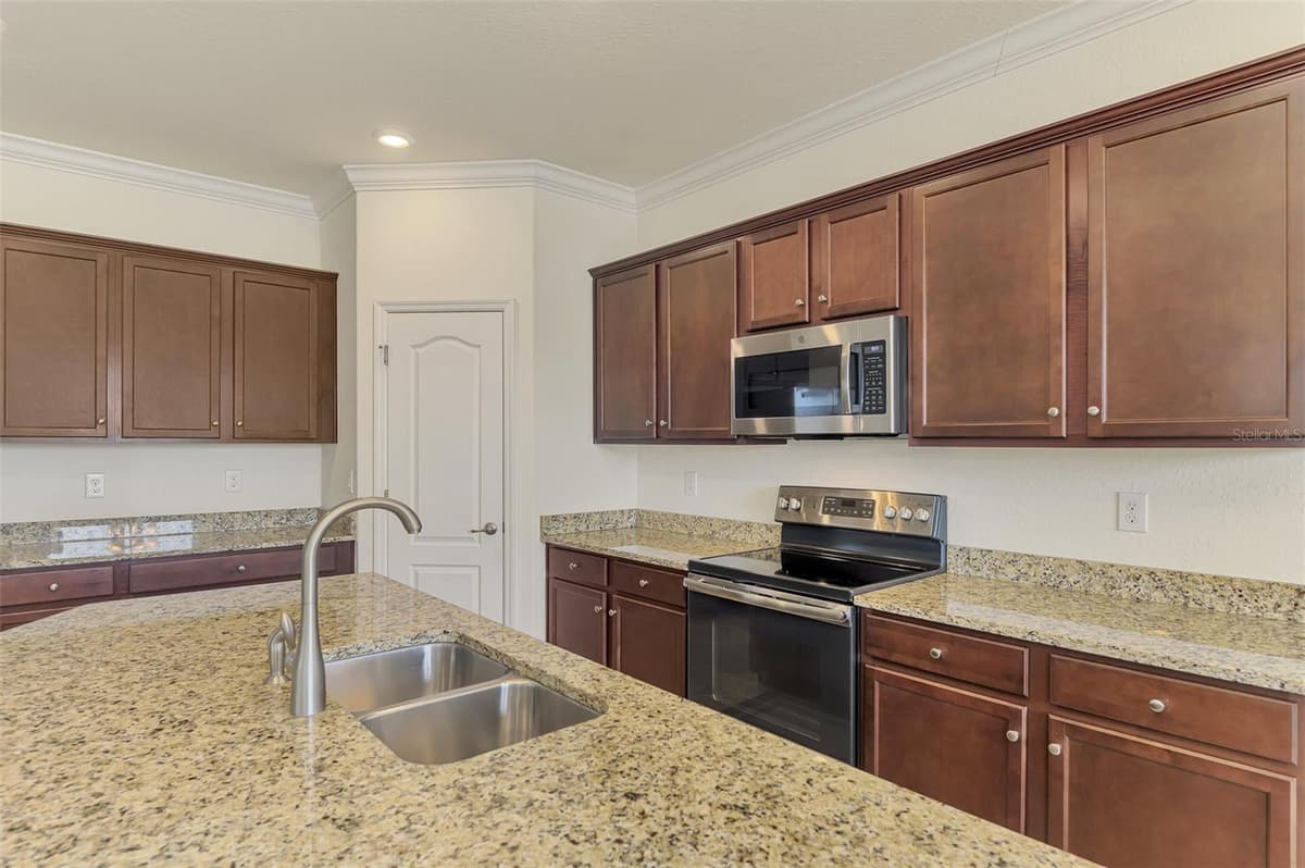 10065 COZY GROVE DRIVE — photo 20 of 100