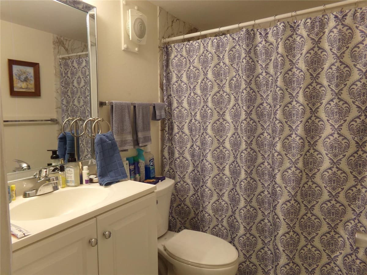110 CYPRESS WOODS CT — photo 15 of 31