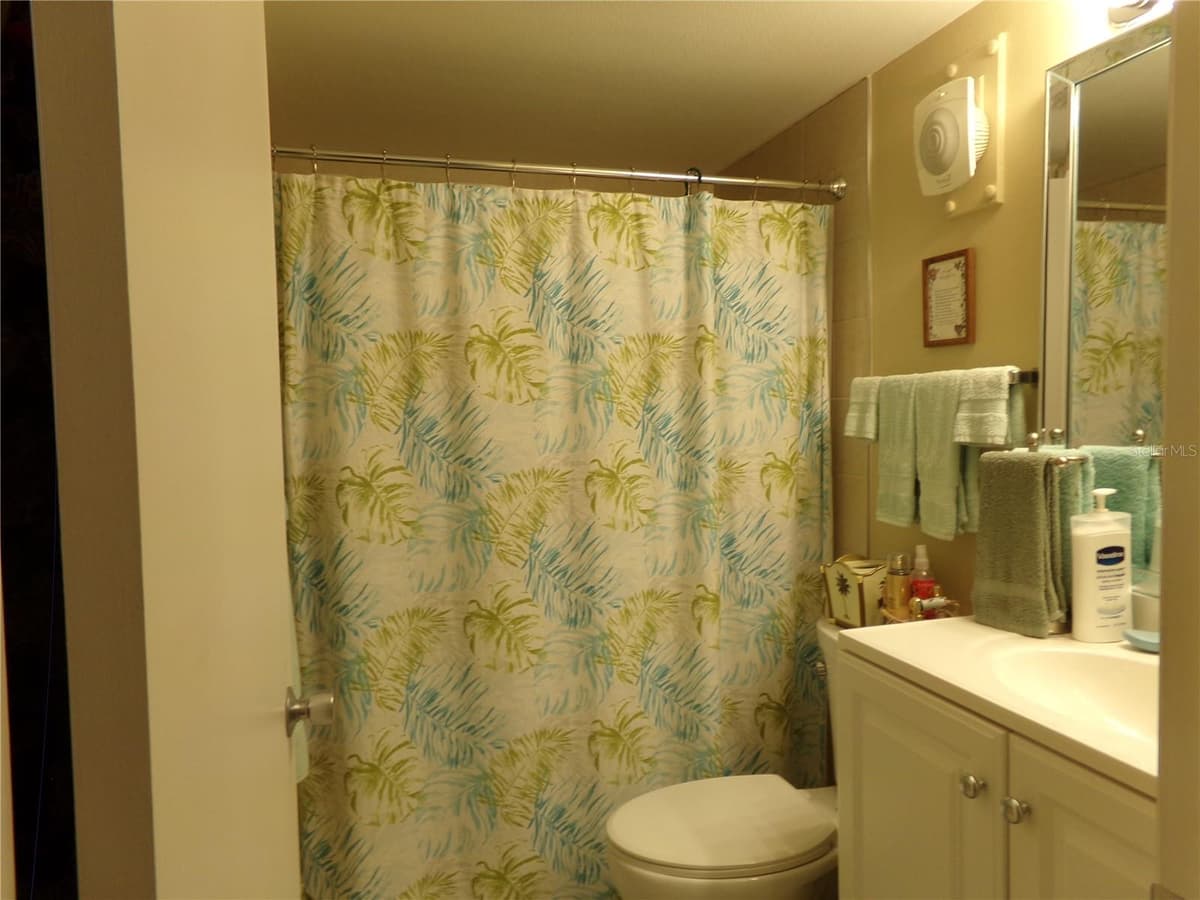 110 CYPRESS WOODS CT — photo 19 of 31