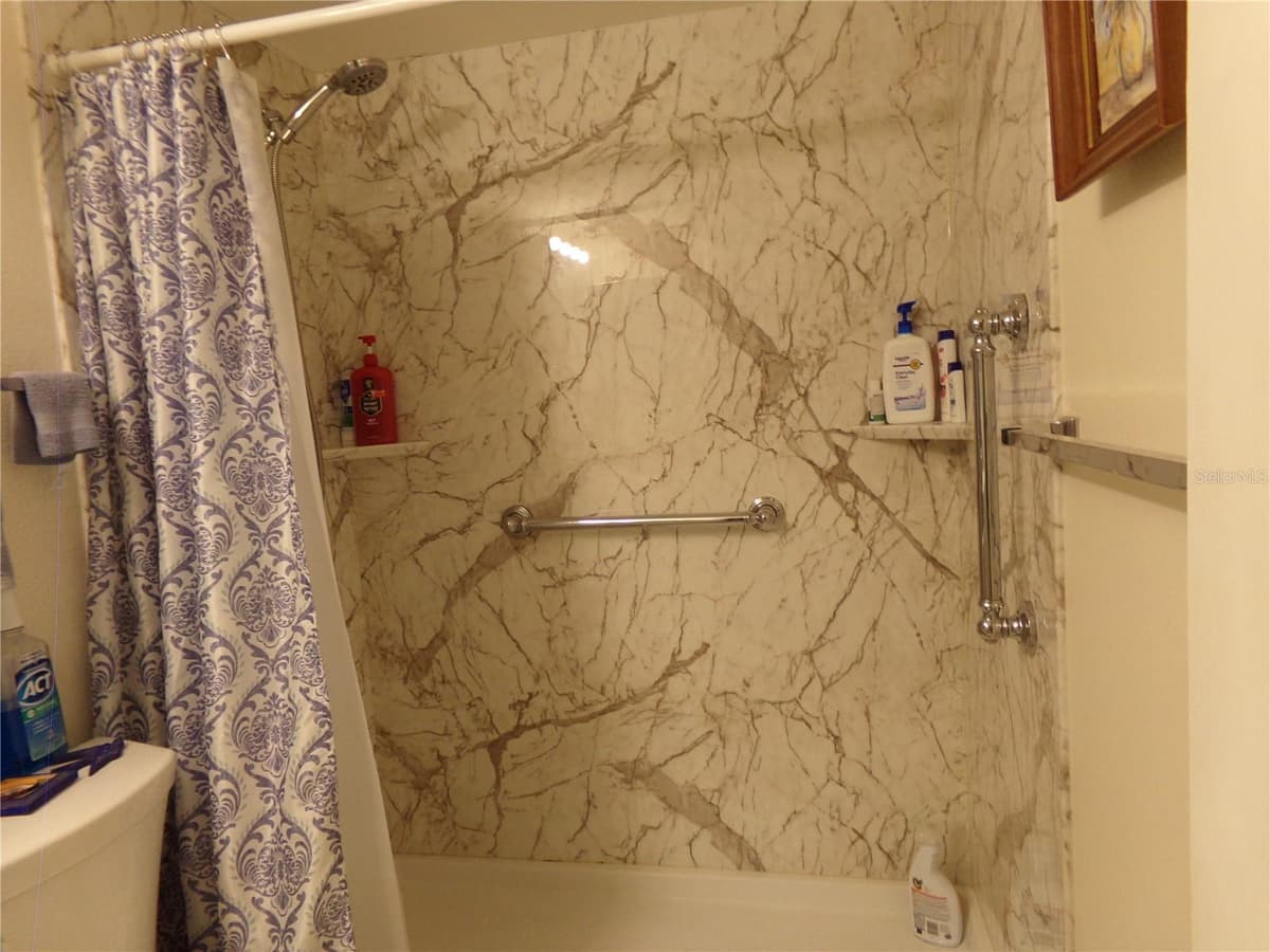 110 CYPRESS WOODS CT — photo 16 of 31