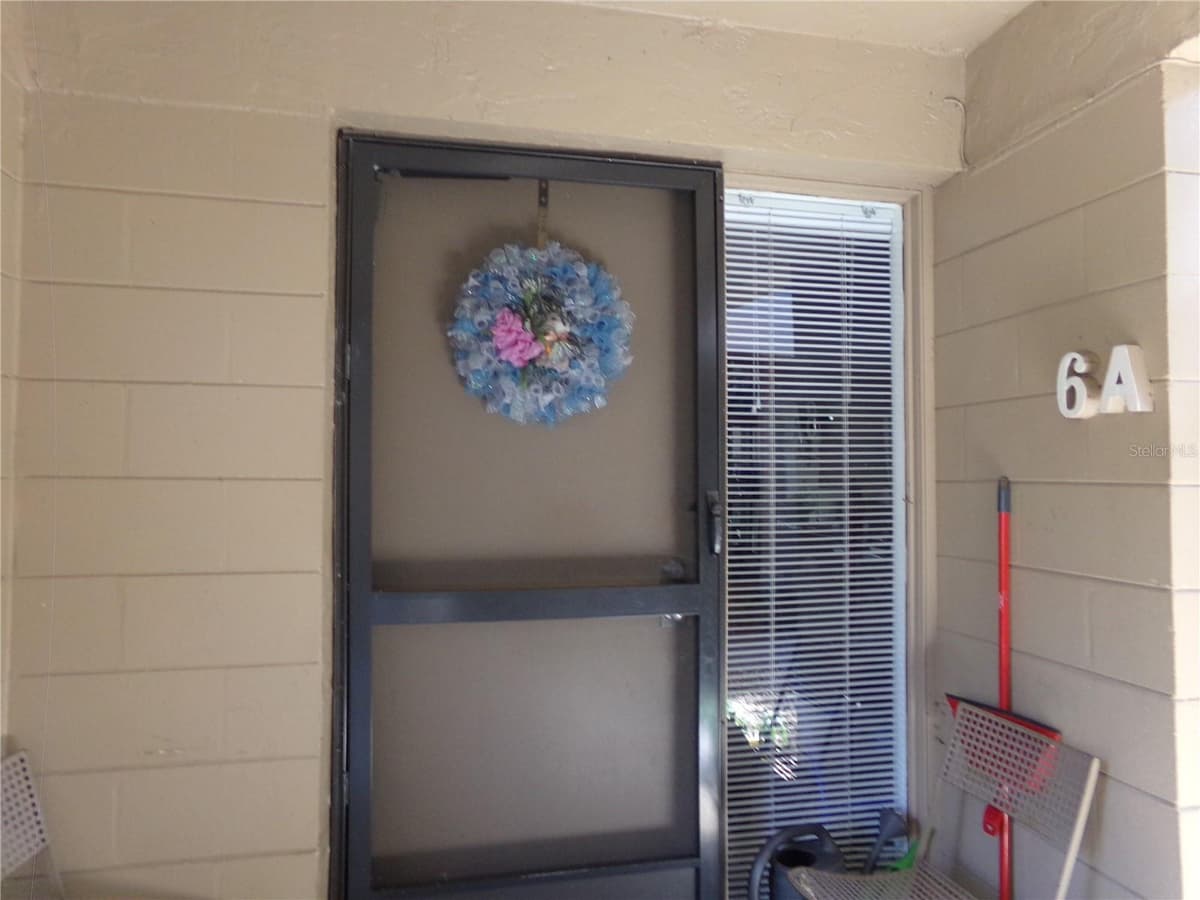 110 CYPRESS WOODS CT — photo 2 of 31