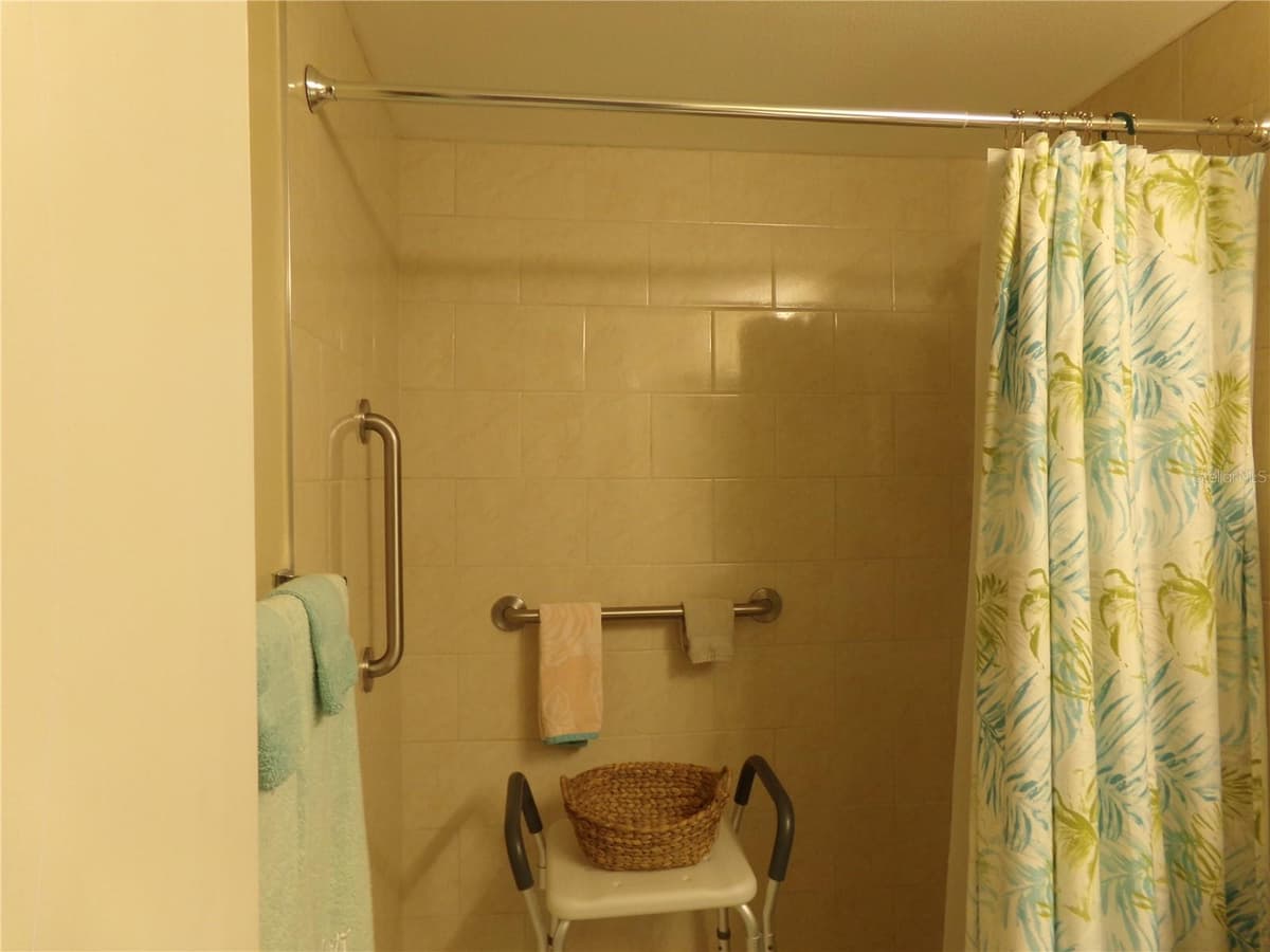 110 CYPRESS WOODS CT — photo 20 of 31