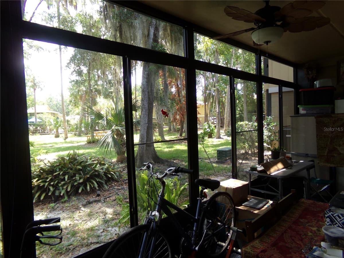 110 CYPRESS WOODS CT — photo 11 of 31