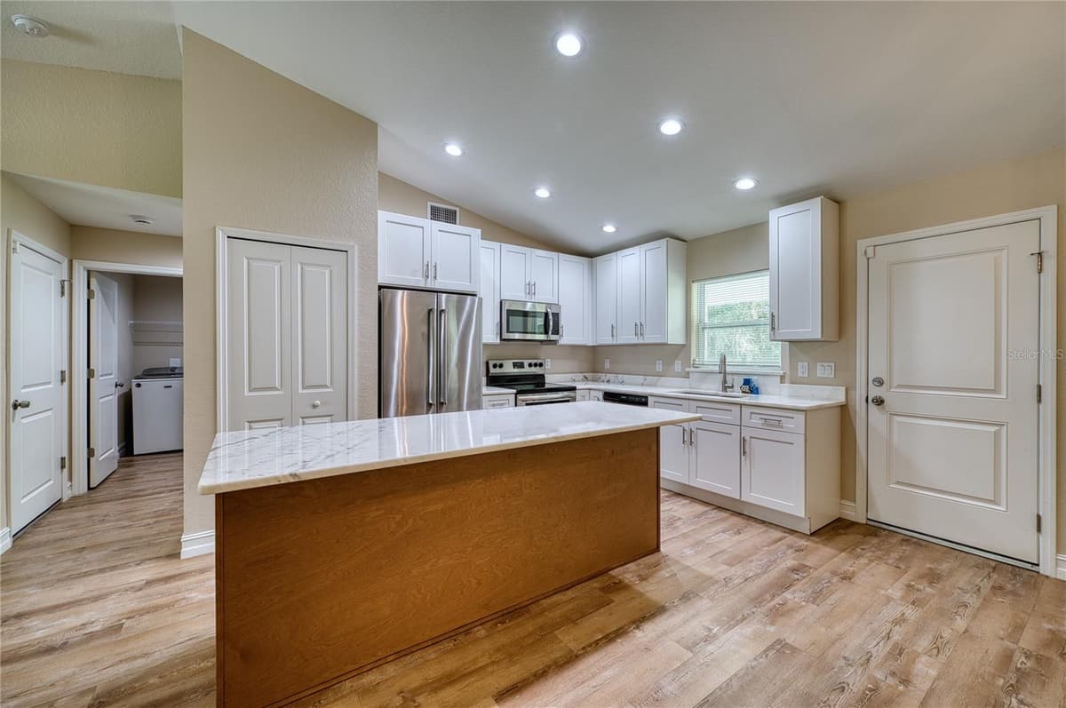 3472 DAVIS STREET — photo 7 of 33