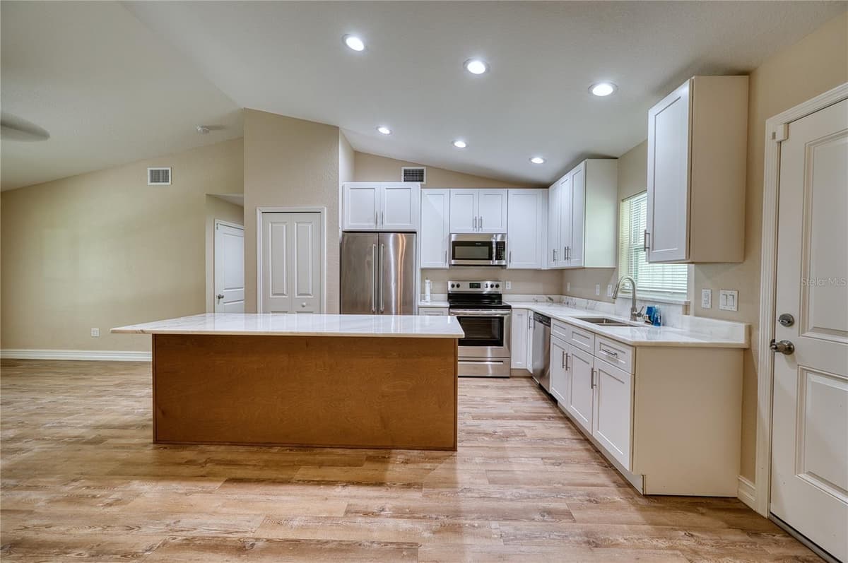 3472 DAVIS STREET — photo 9 of 33