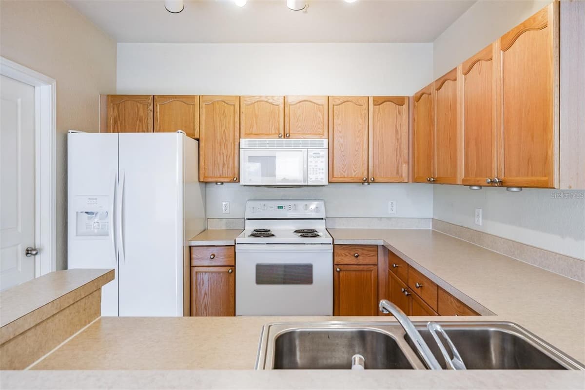 5125 PALM SPRINGS BOULEVARD — photo 15 of 32