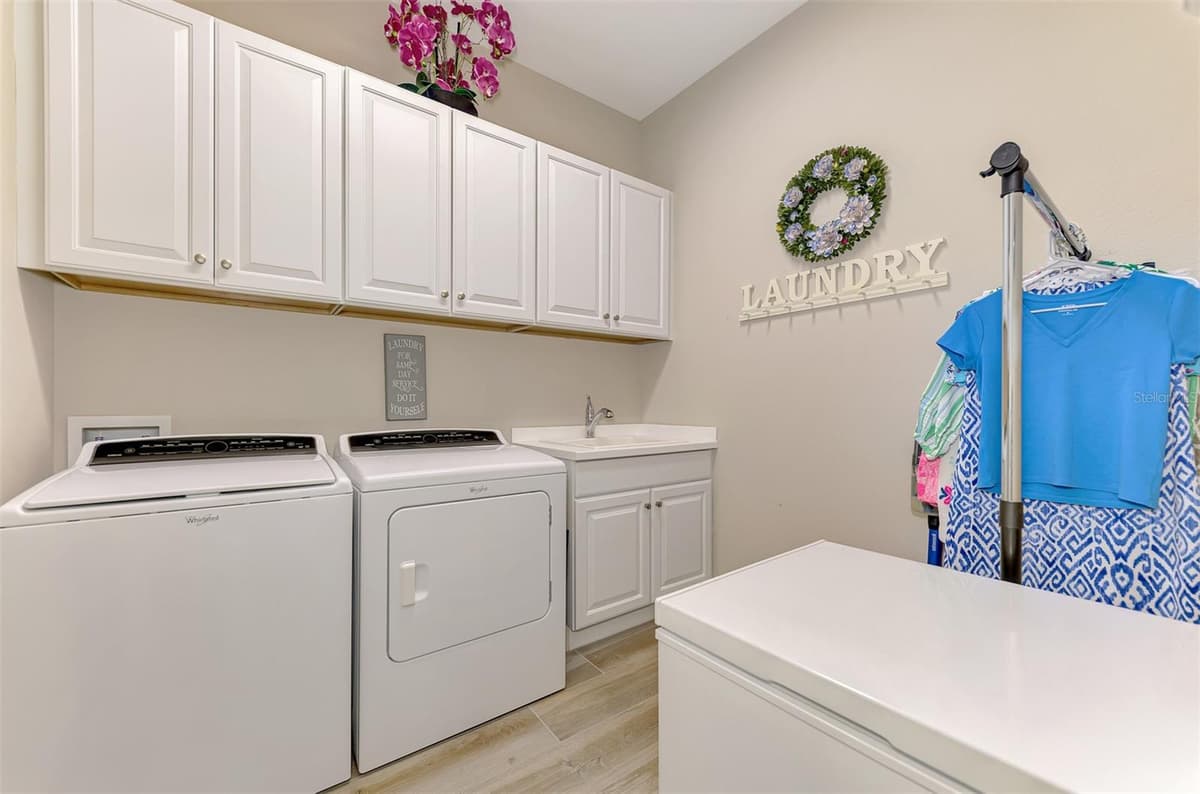 24268 GALLBERRY DRIVE — photo 48 of 100